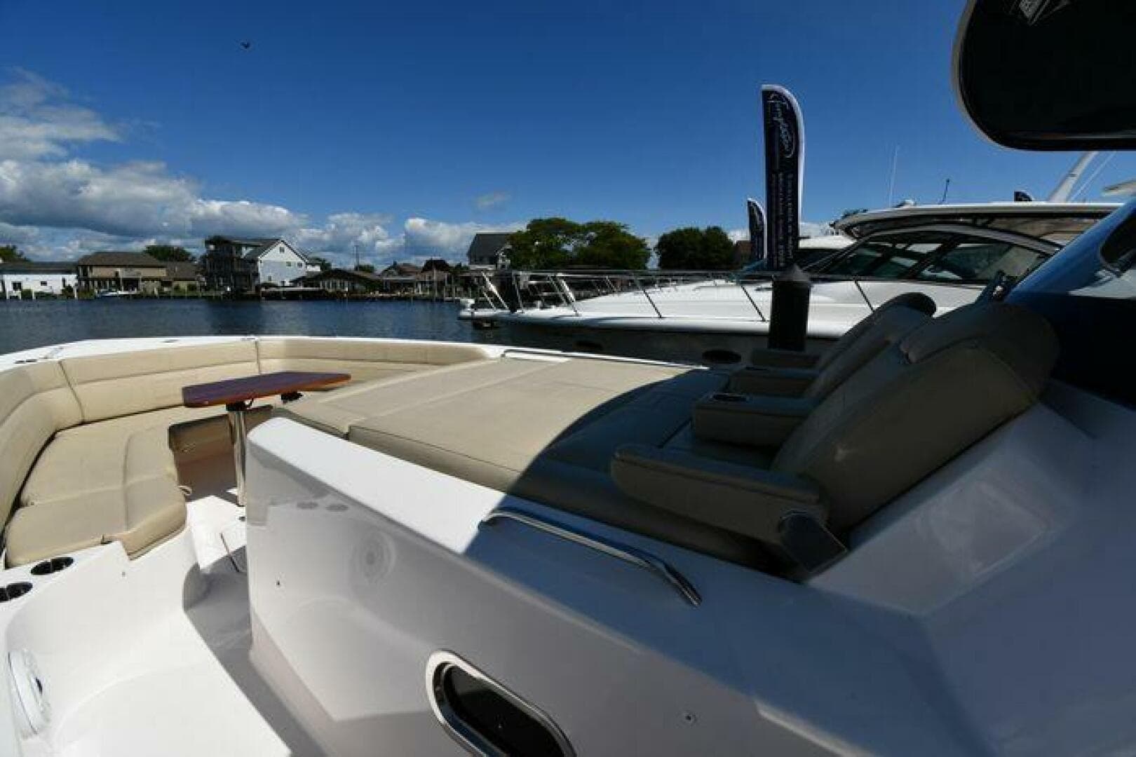 2019 Pursuit S 408 Sport — photo 40