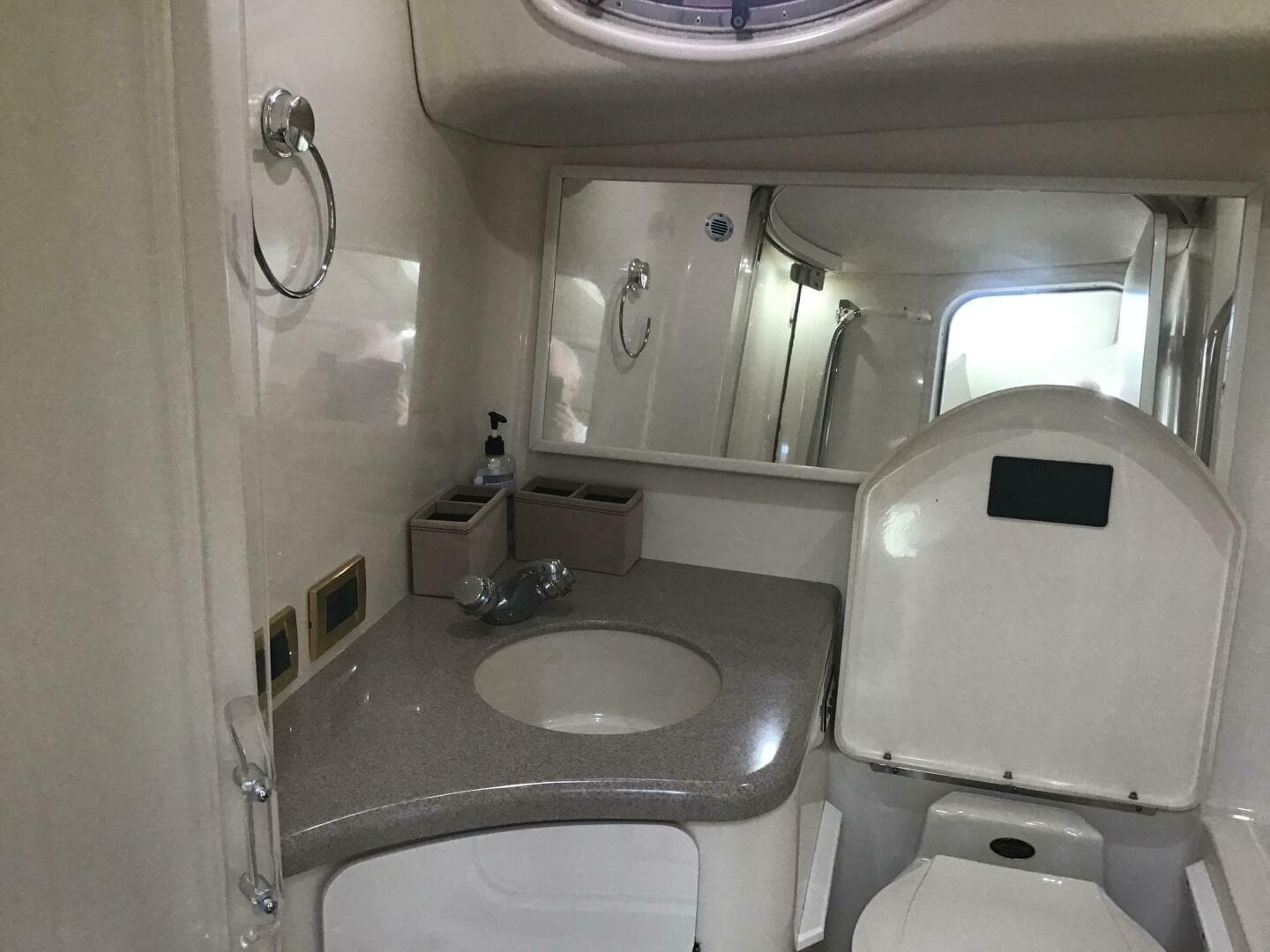 1997 Sea Ray 370 Express — photo 30