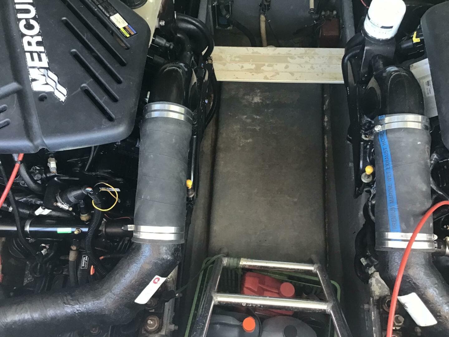 1997 Sea Ray 370 Express — photo 38