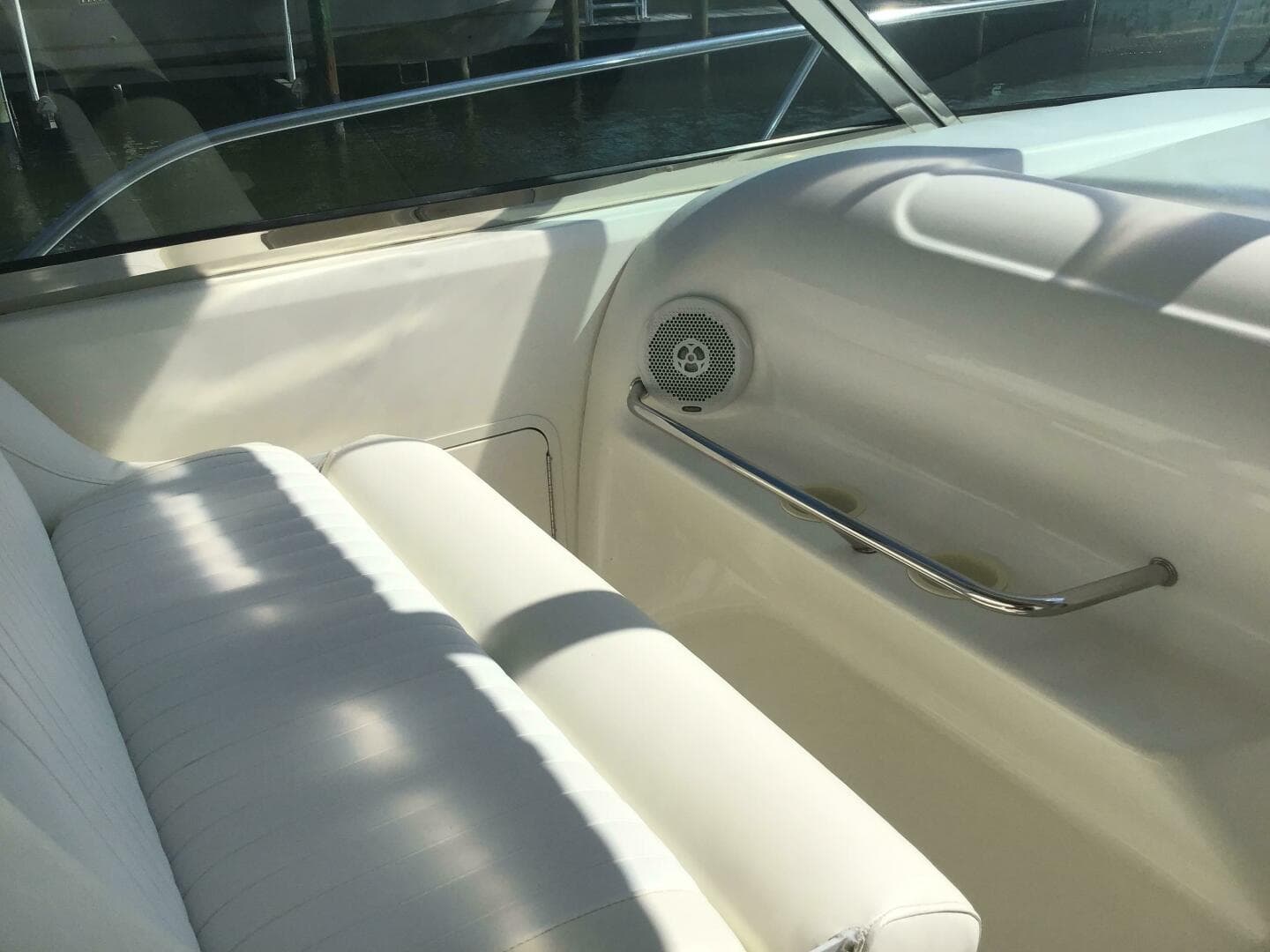 1997 Sea Ray 370 Express — photo 22