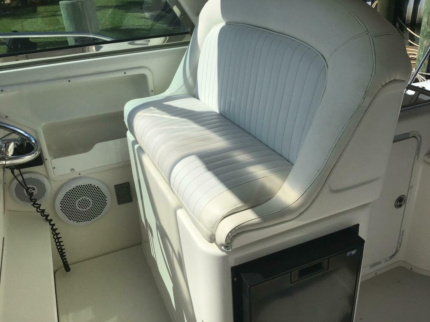 1997 Sea Ray 370 Express — photo 18