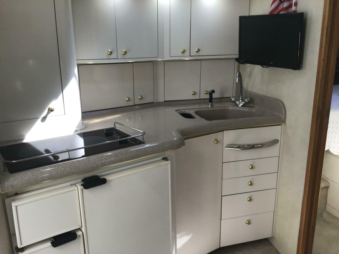 1997 Sea Ray 370 Express — photo 27