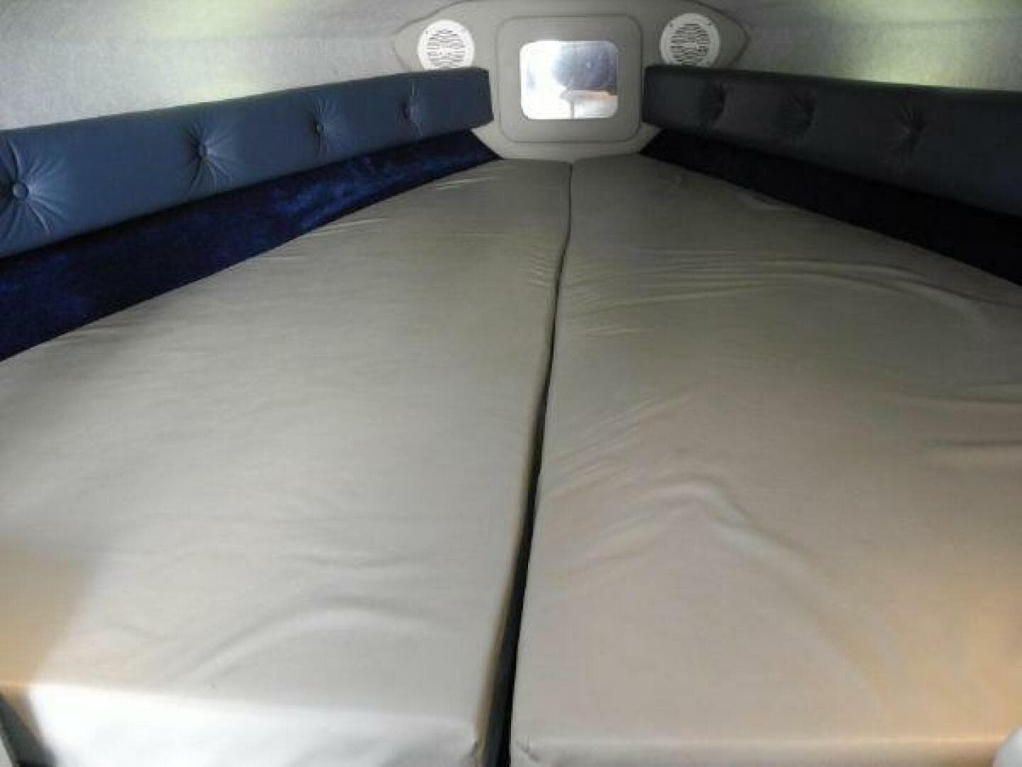 2002 Advantage — photo 17