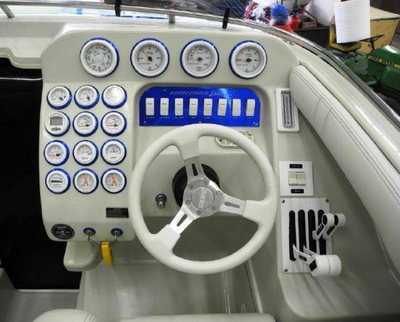 2002 Advantage — photo 10