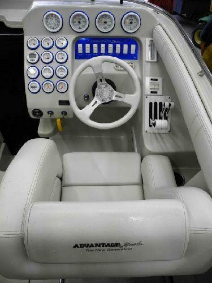 2002 Advantage — photo 11