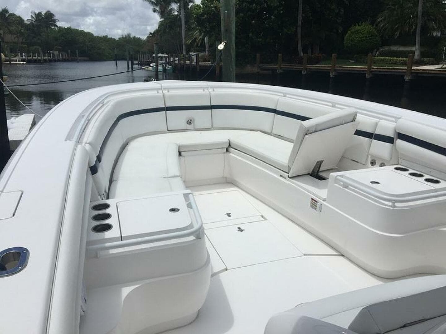 2015 Intrepid 375 Center Console — photo 7