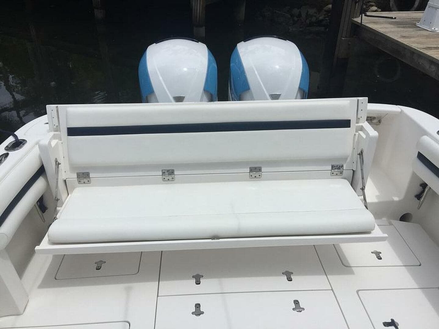 2015 Intrepid 375 Center Console — photo 10