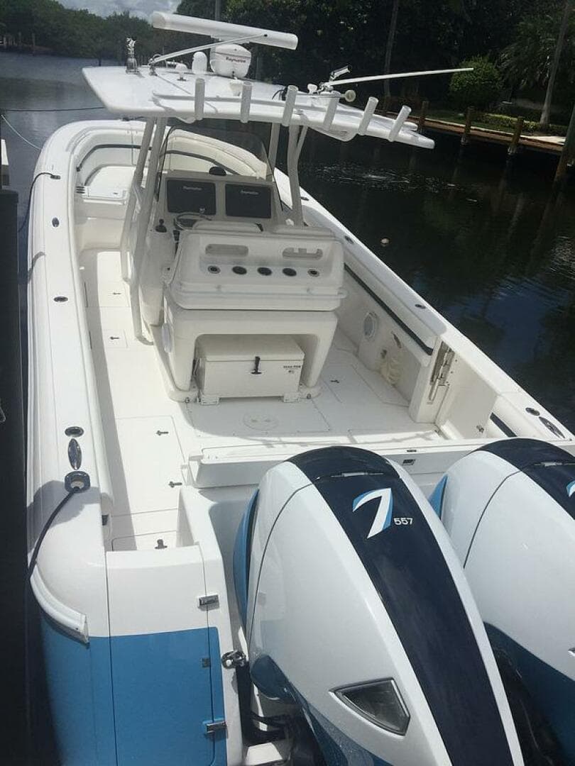 2015 Intrepid 375 Center Console — photo 11