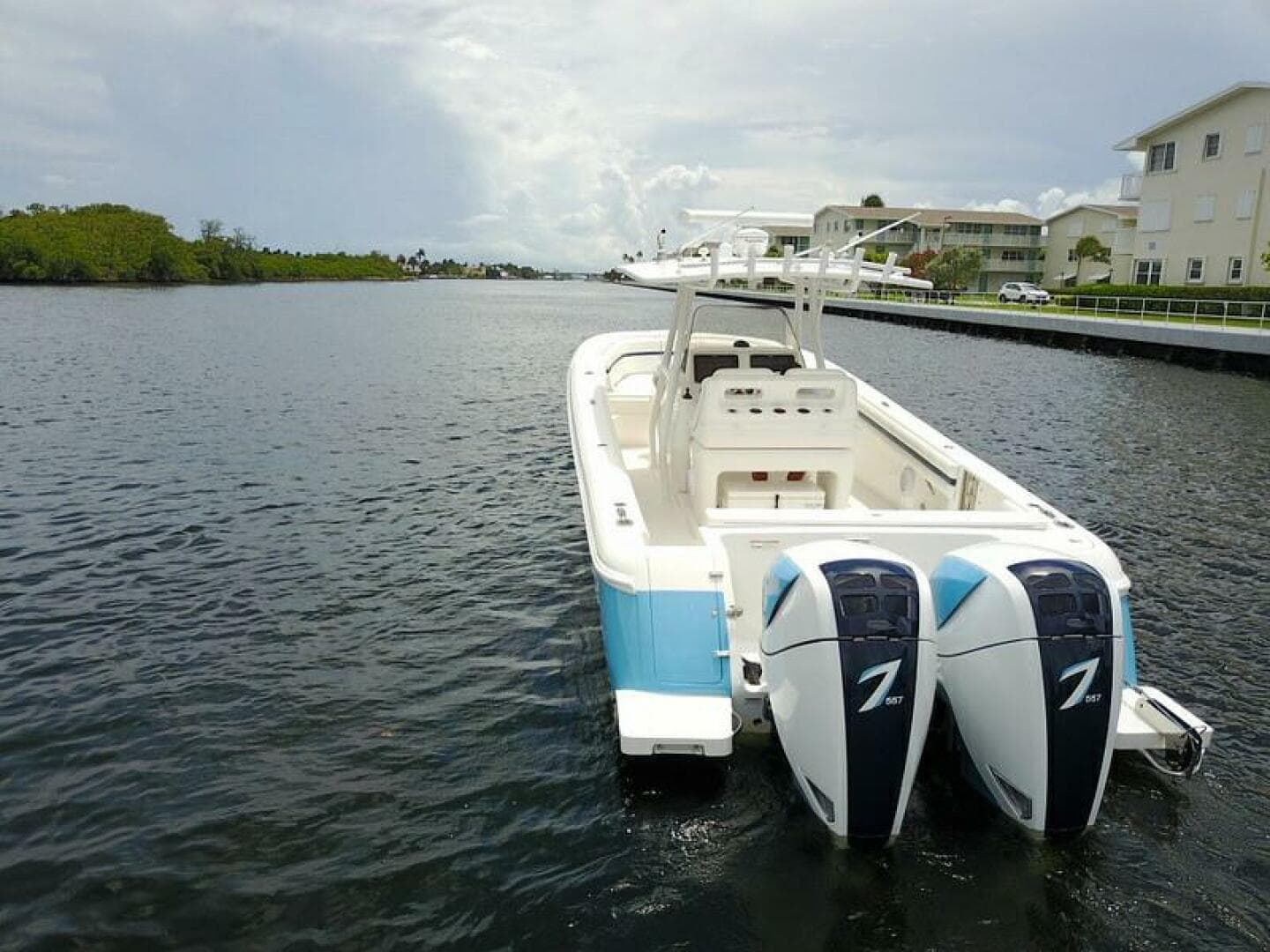 2015 Intrepid 375 Center Console — photo 12