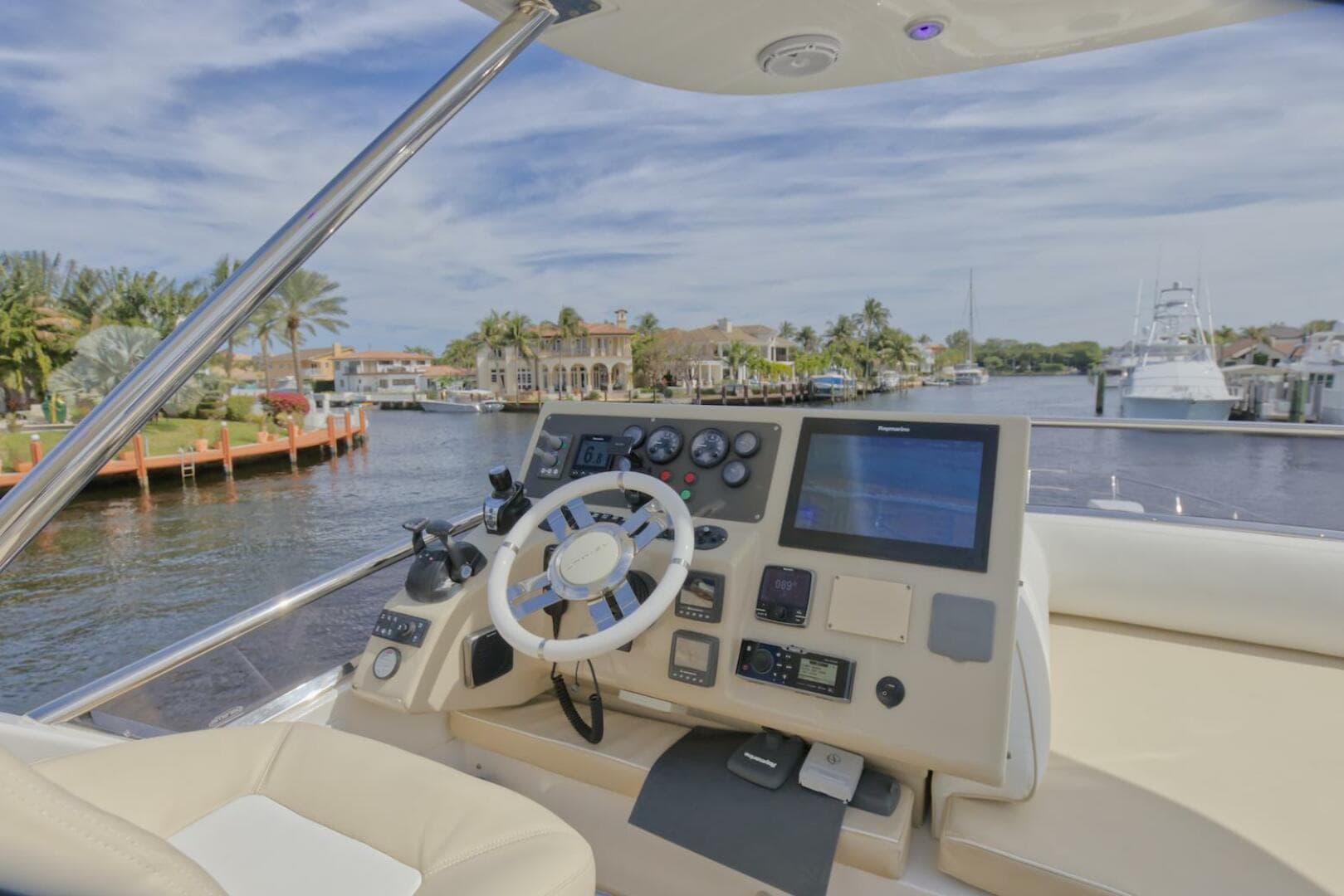 2015 Azimut 64 Flybridge — photo 10