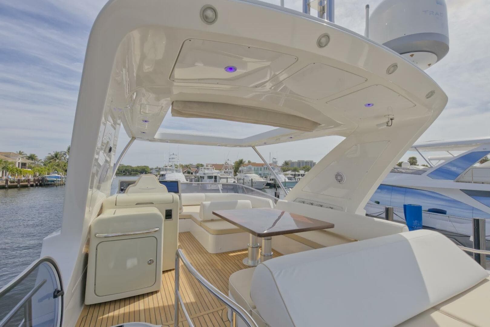 2015 Azimut 64 Flybridge — photo 15