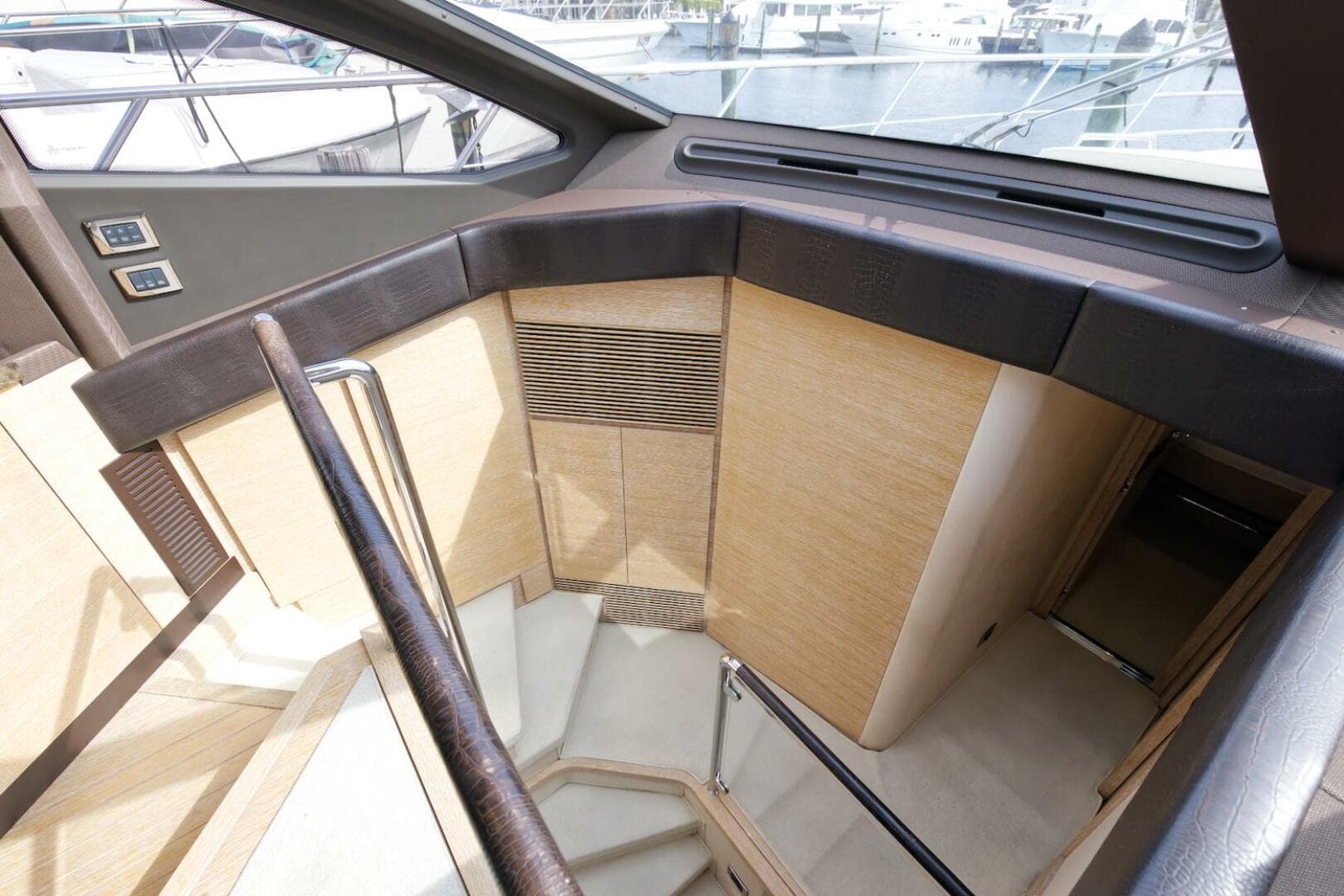 2015 Azimut 64 Flybridge — photo 31