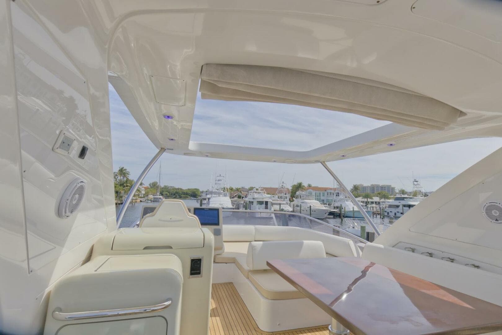 2015 Azimut 64 Flybridge — photo 11