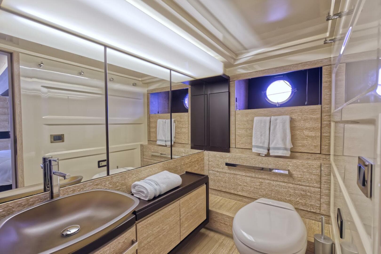 2015 Azimut 64 Flybridge — photo 35