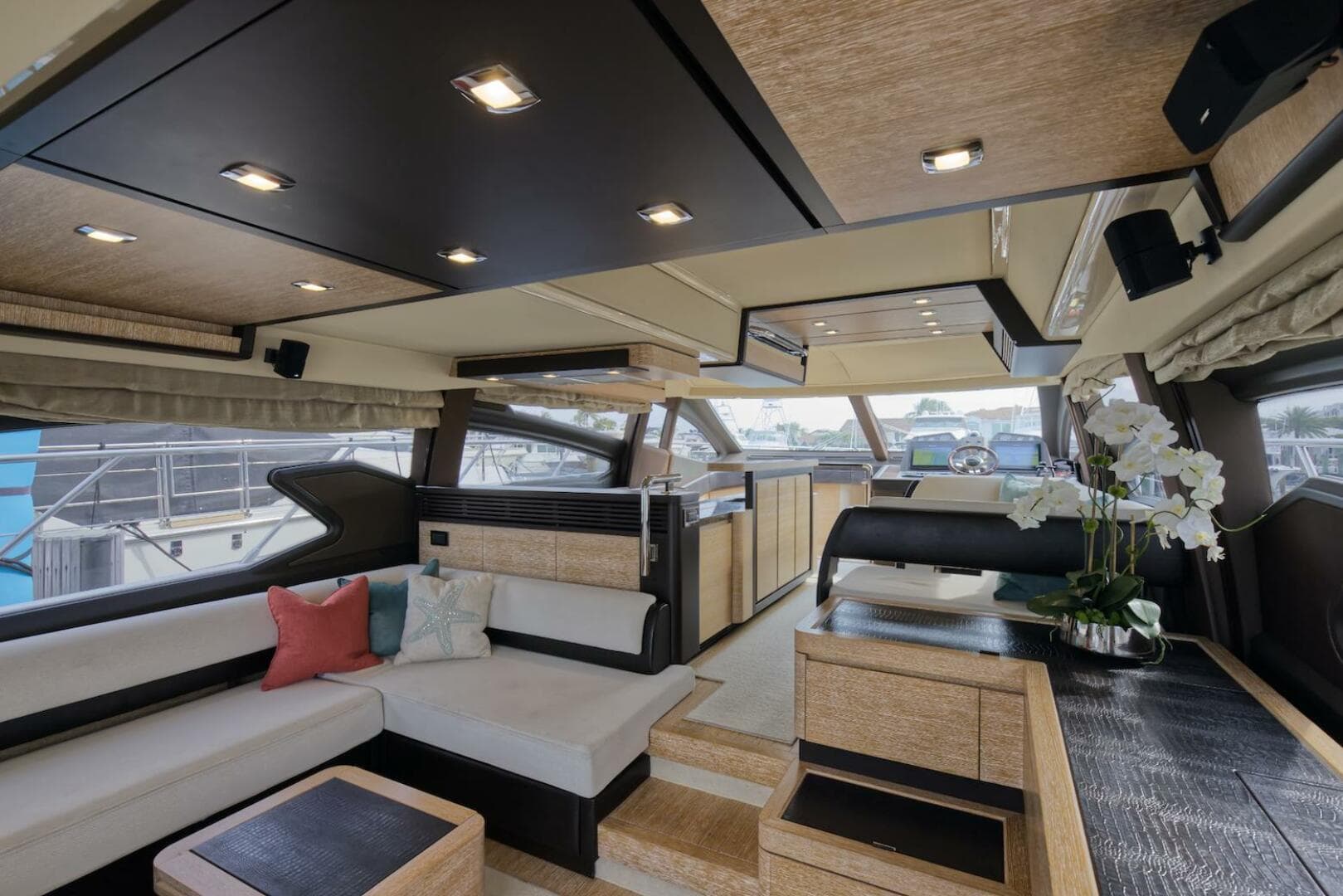2015 Azimut 64 Flybridge — photo 25