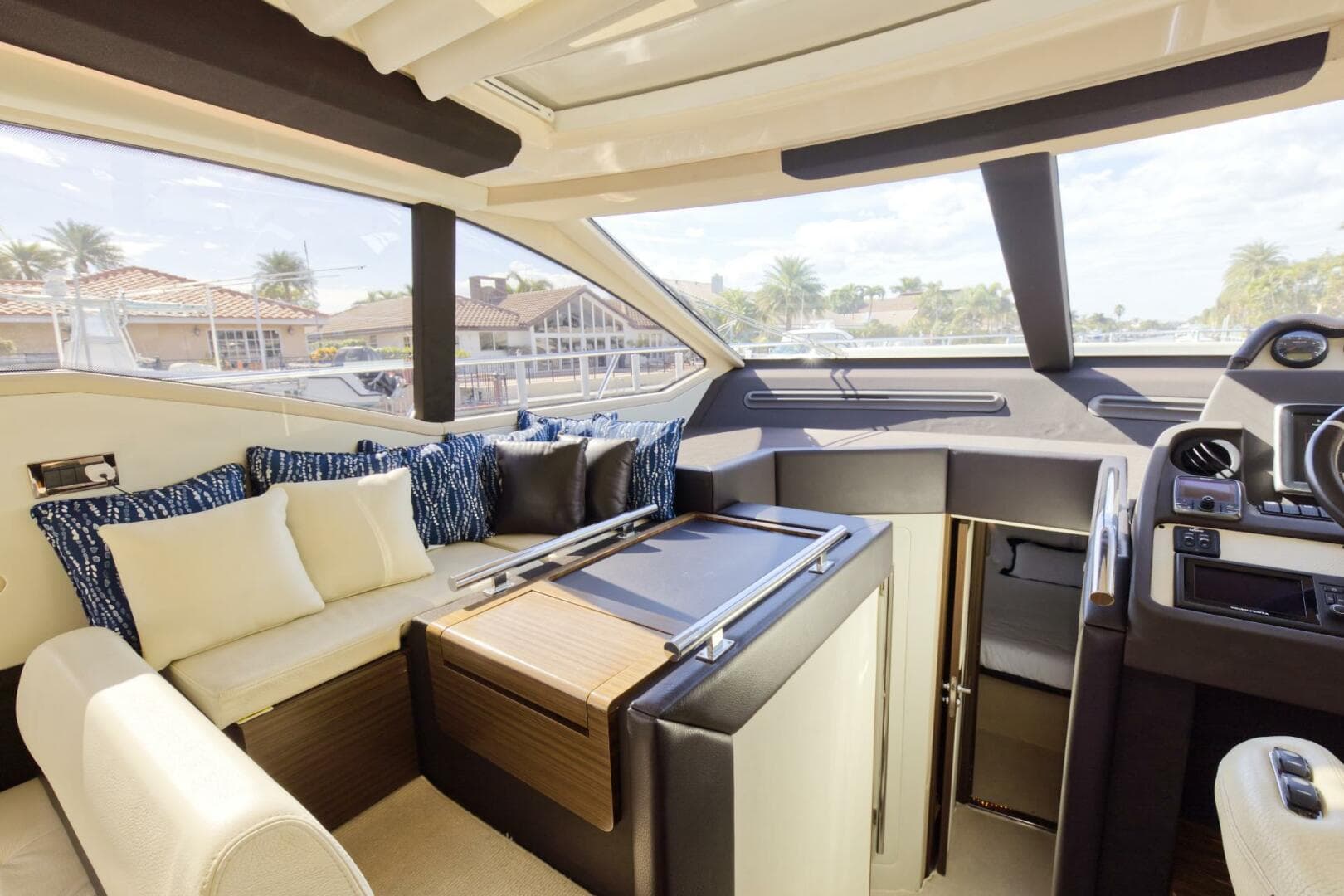 2013 Azimut 55S — photo 21
