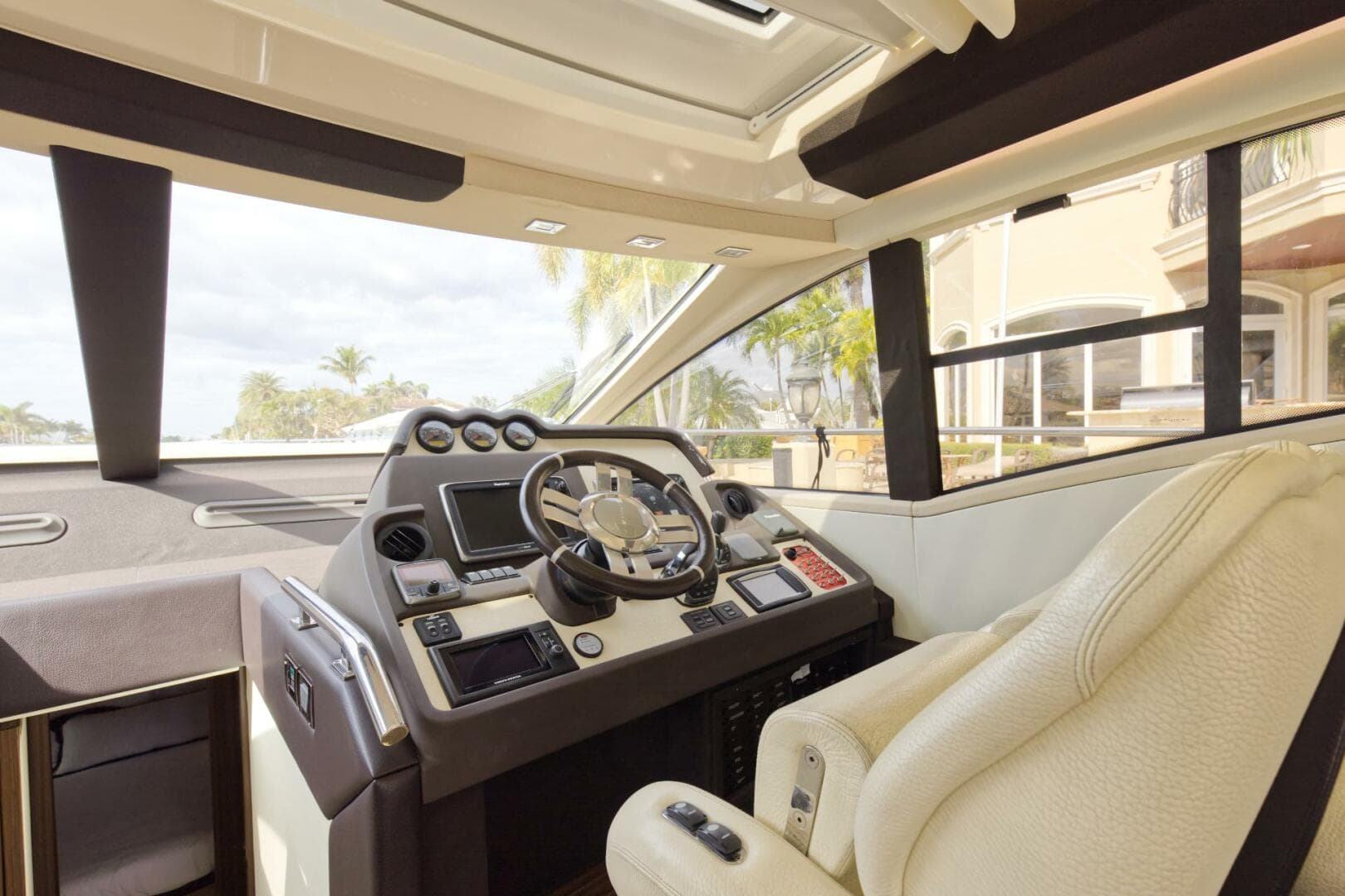 2013 Azimut 55S — photo 22