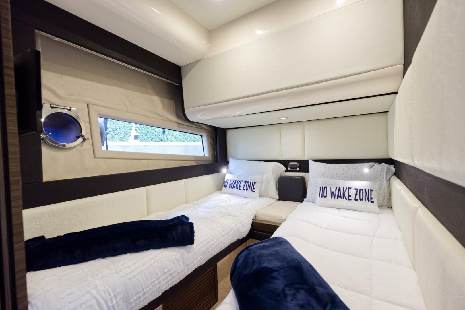 2013 Azimut 55S — photo 28