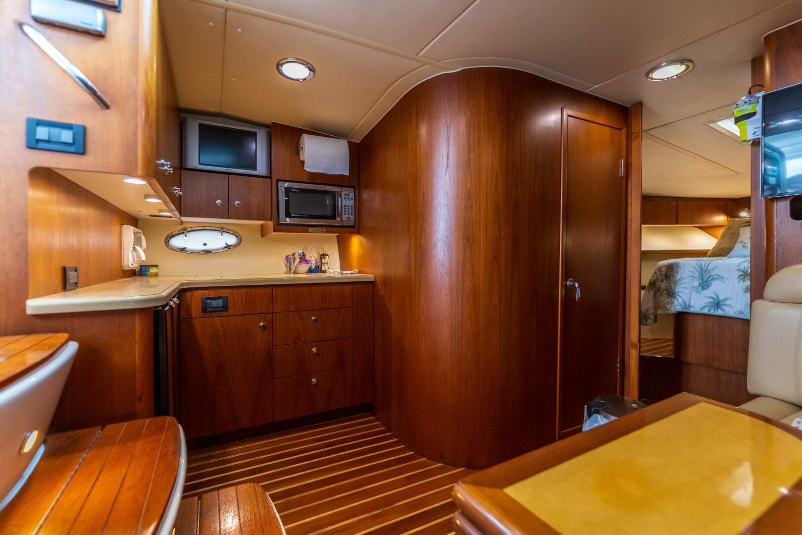 2004 Tiara Yachts 3800 Express — photo 19