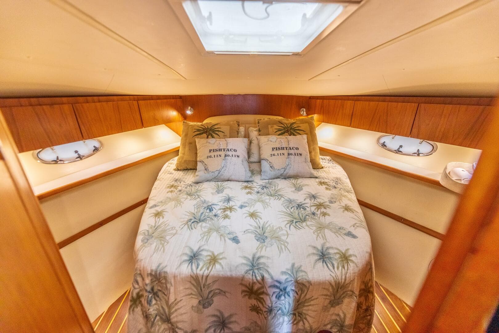 2004 Tiara Yachts 3800 Express — photo 21