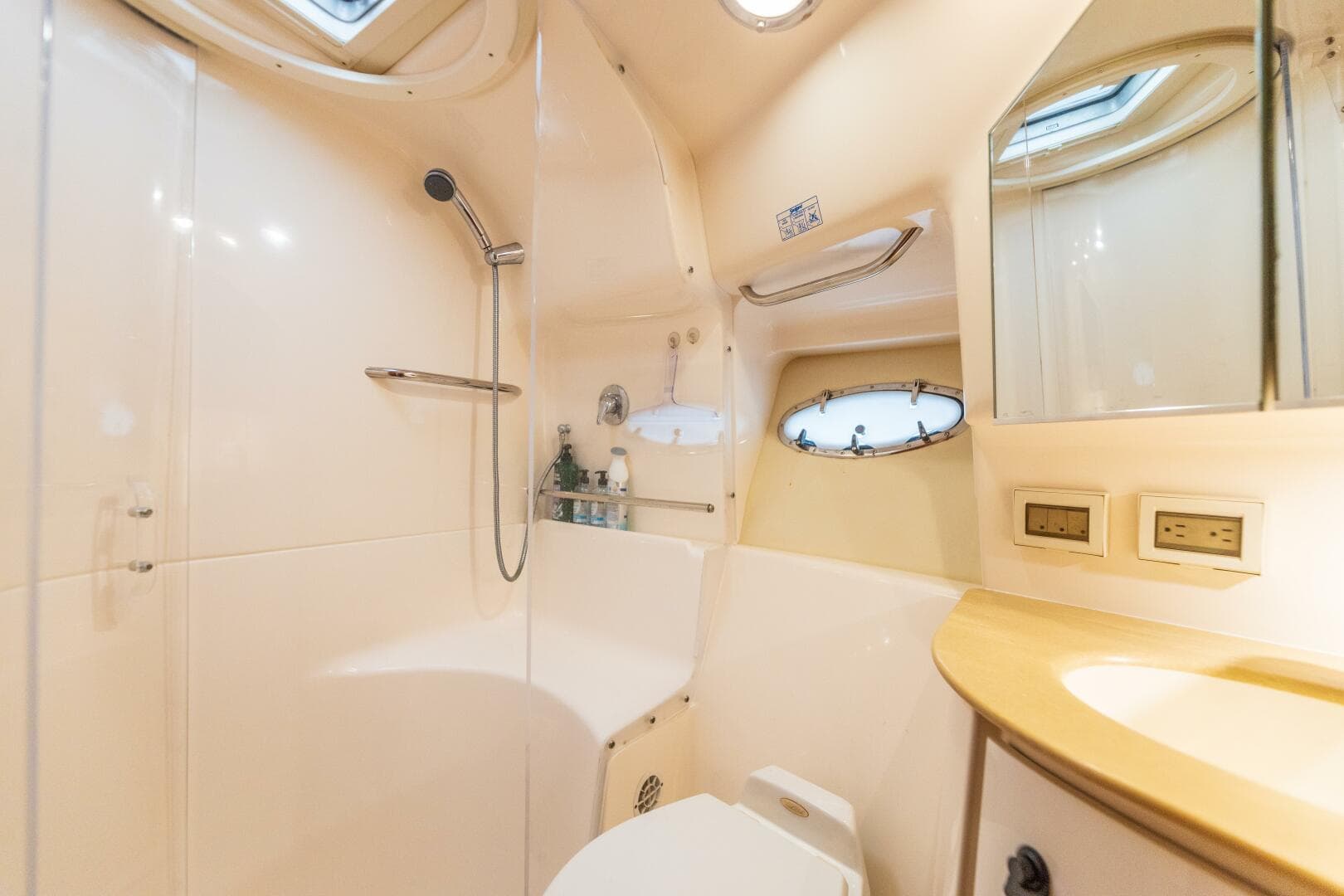 2004 Tiara Yachts 3800 Express — photo 22