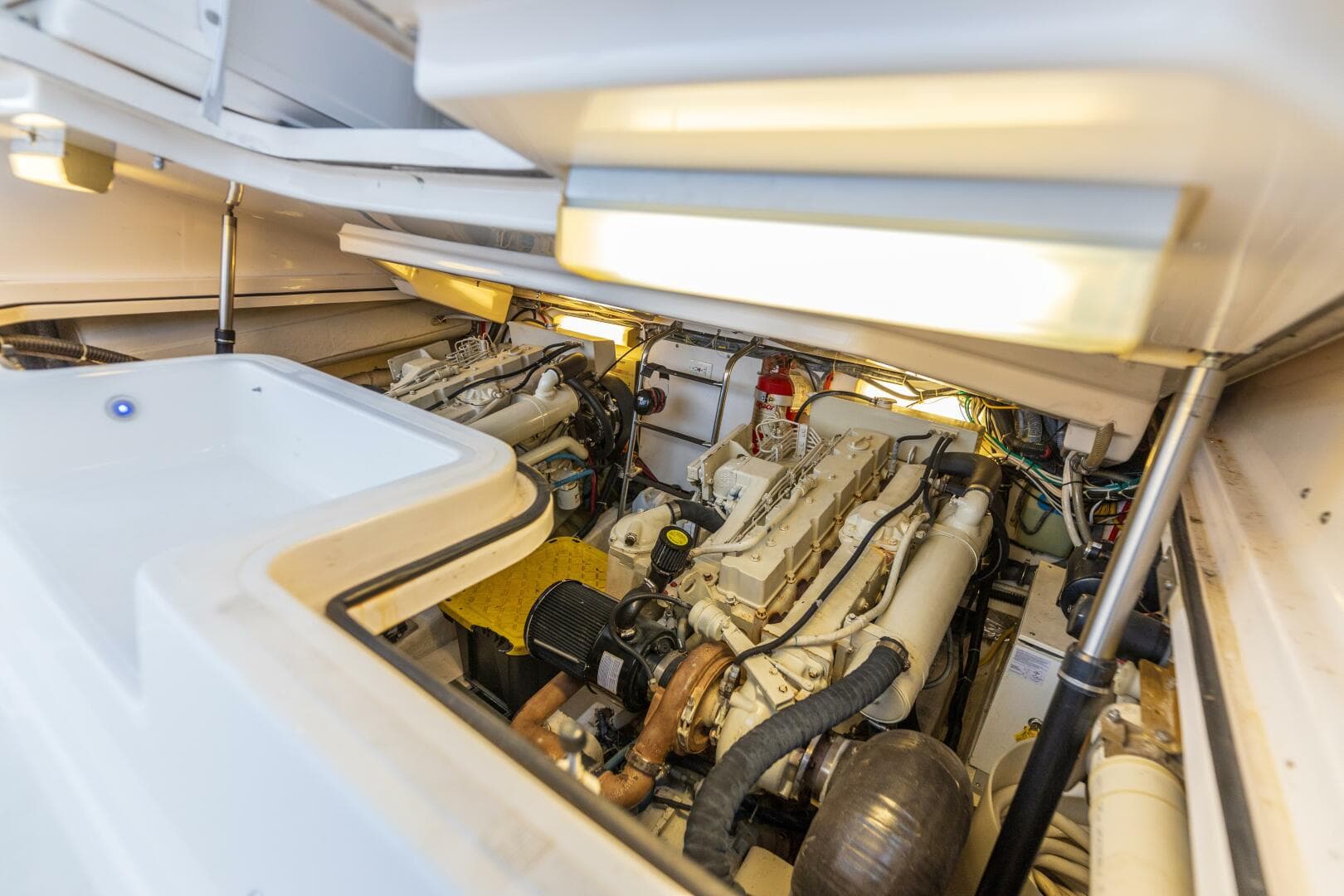 2004 Tiara Yachts 3800 Express — photo 31