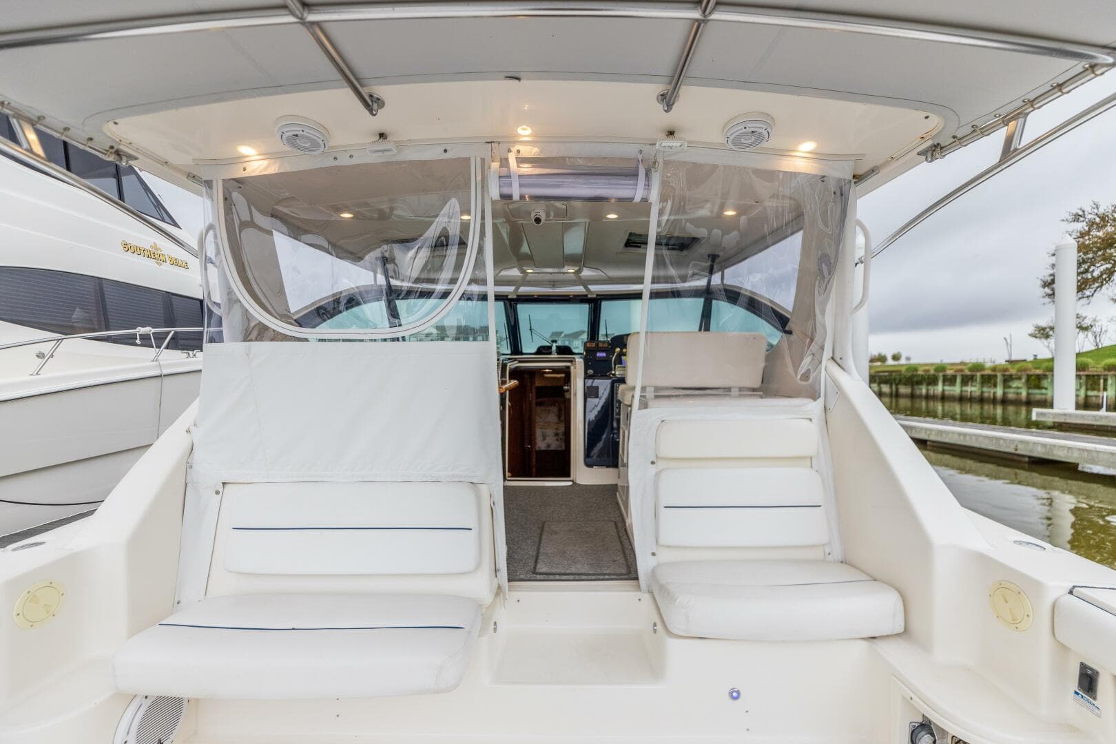 2004 Tiara Yachts 3800 Express — photo 24