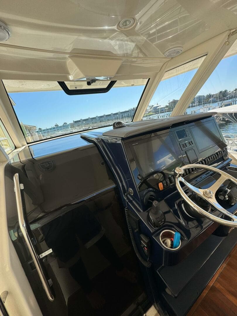 2017 Pursuit S 408 Sport — photo 24