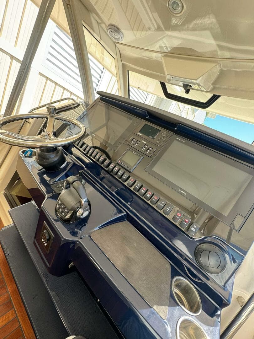 2017 Pursuit S 408 Sport — photo 28