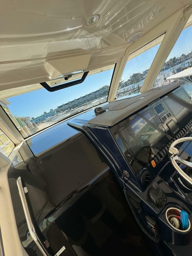 2017 Pursuit S 408 Sport — photo 25