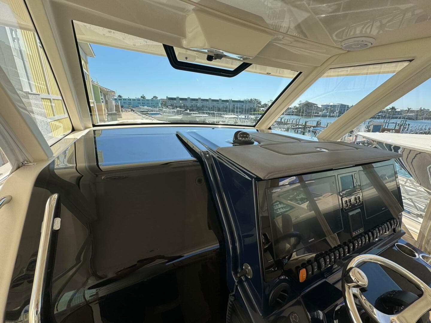 2017 Pursuit S 408 Sport — photo 30