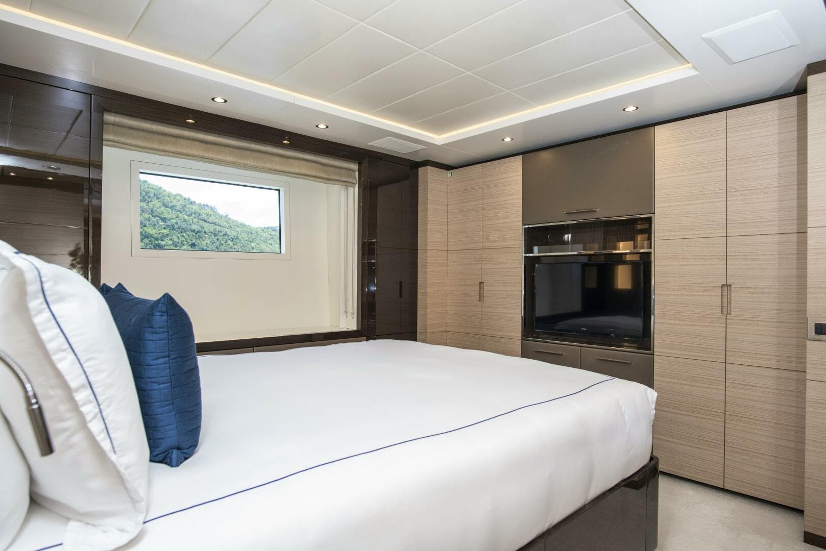 2018 Benetti Classic Supreme 132 — photo 22