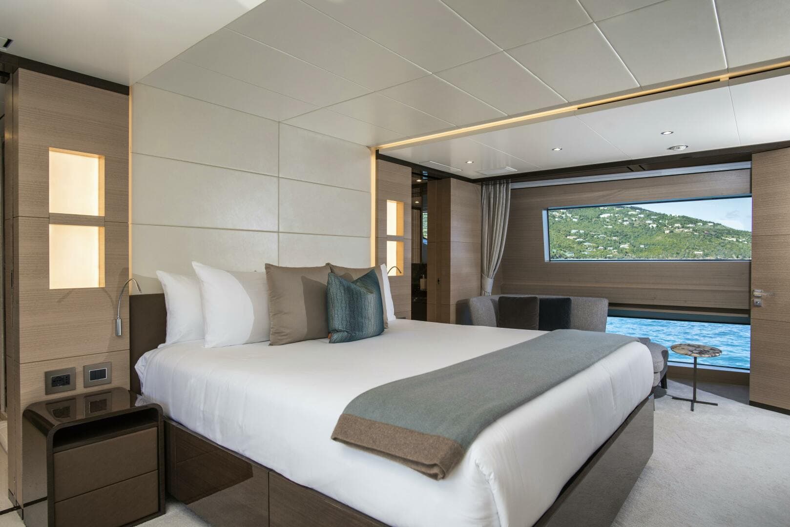 2018 Benetti Classic Supreme 132 — photo 17