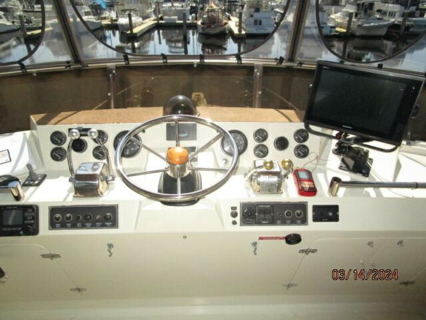 1988 Camargue Cockpit — photo 20