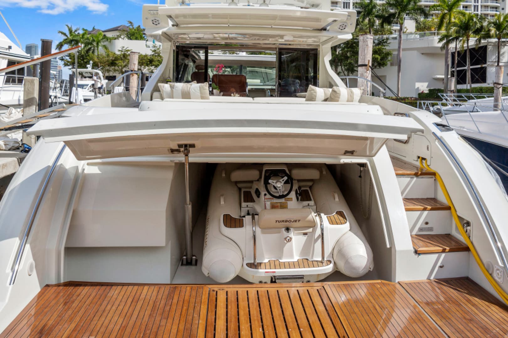 2009 Azimut 68S — photo 3