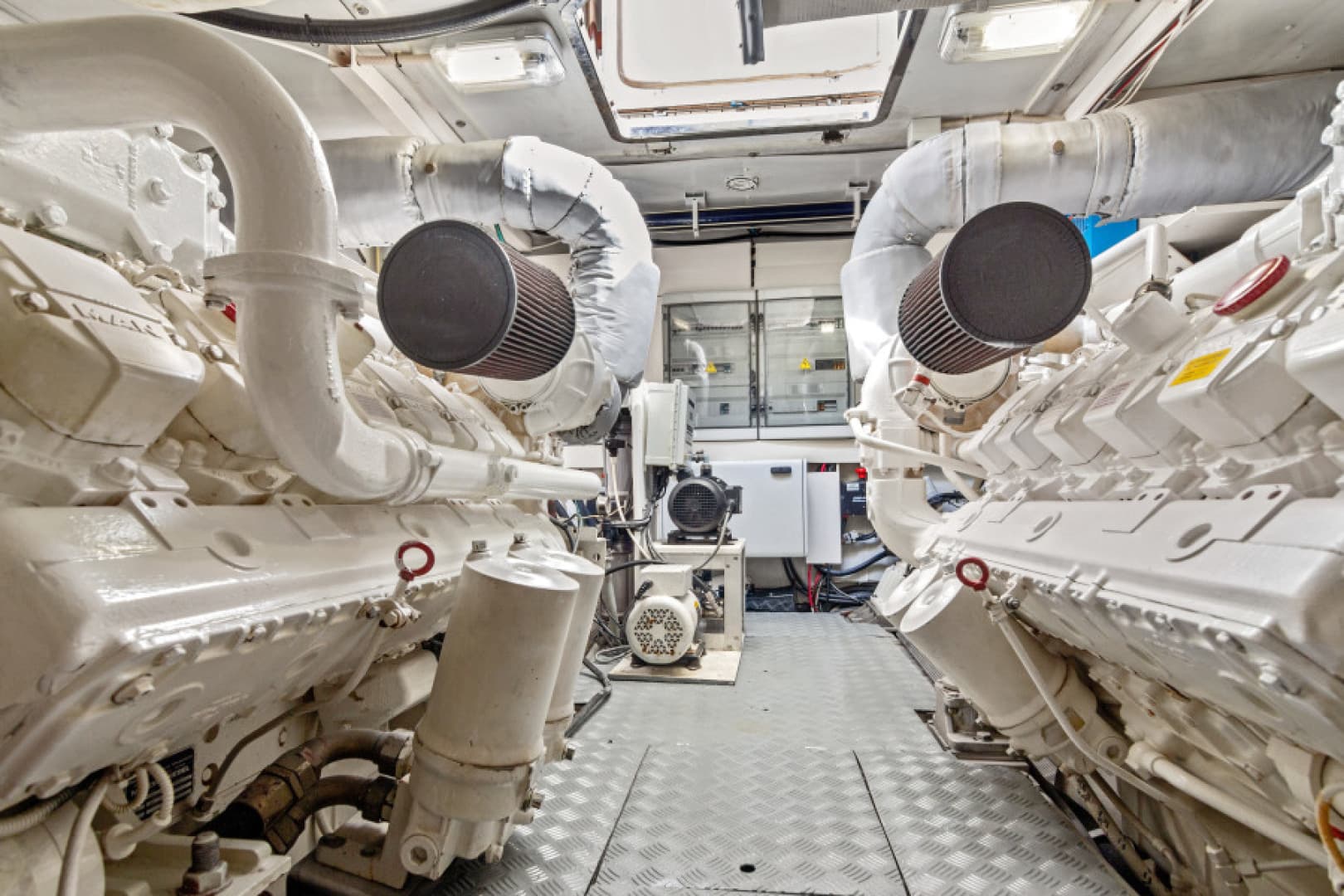 2009 Azimut 68S — photo 26