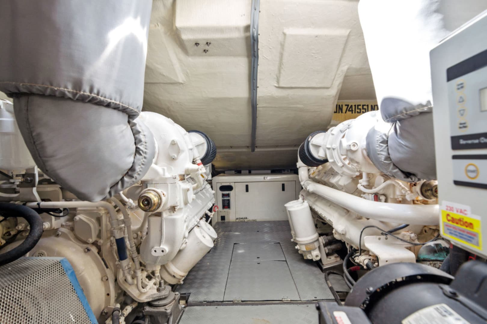 2009 Azimut 68S — photo 29