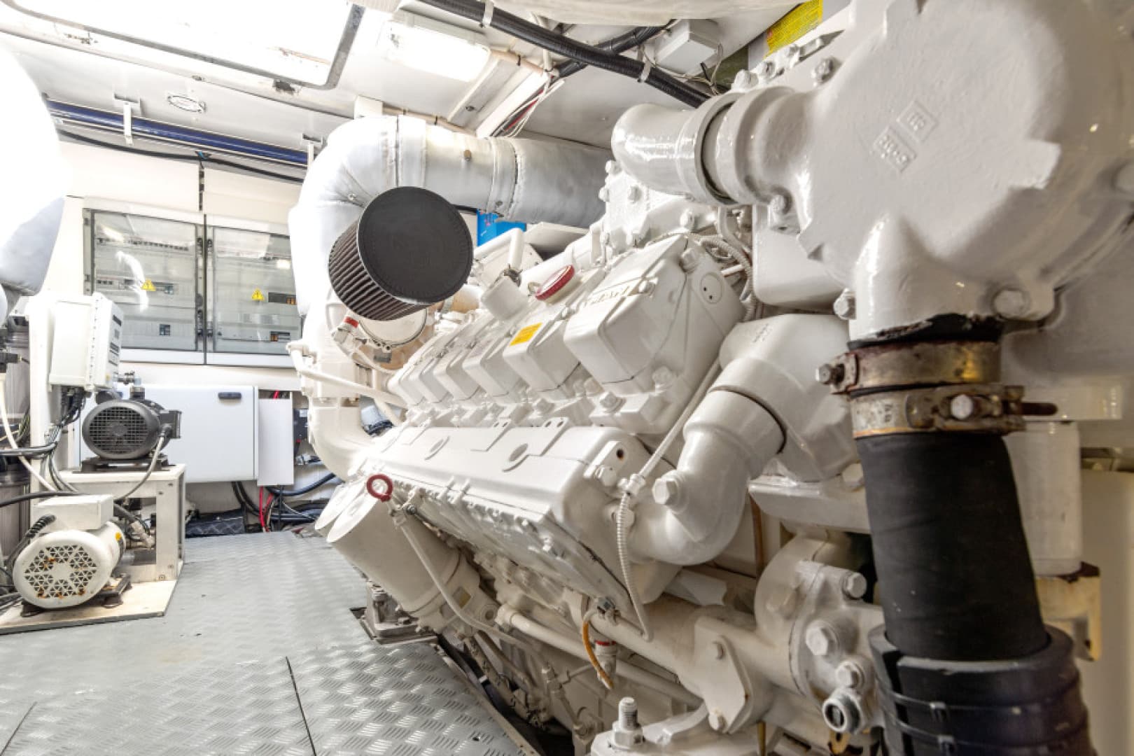 2009 Azimut 68S — photo 28