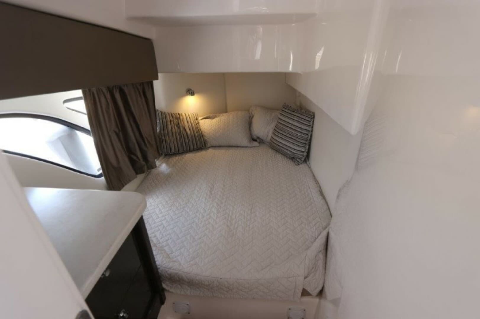 2019 Intrepid 475 Sport Yacht — photo 45