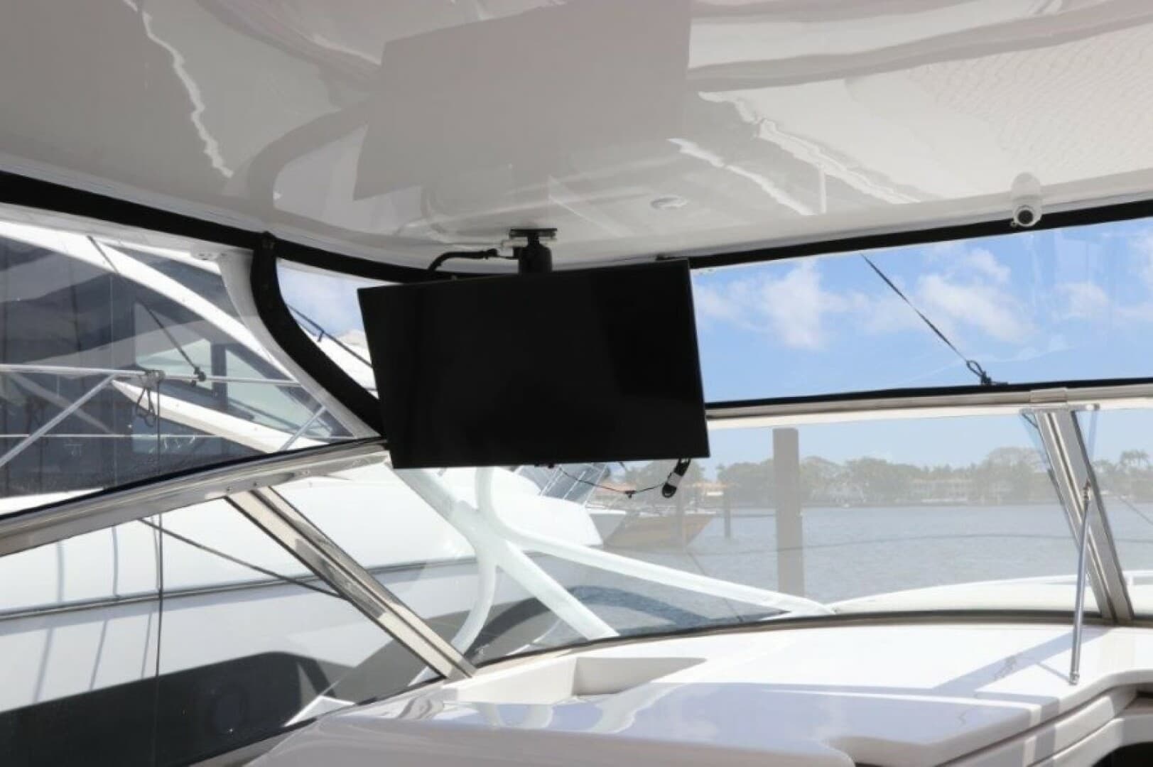 2019 Intrepid 475 Sport Yacht — photo 24