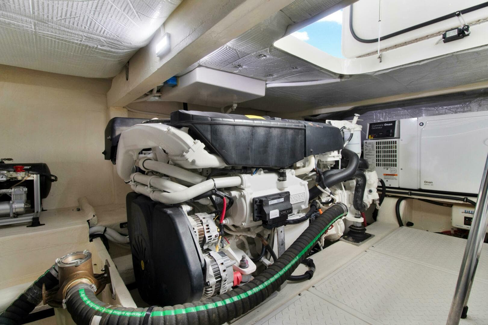 2019 Tiara Yachts 53 Coupe — photo 5