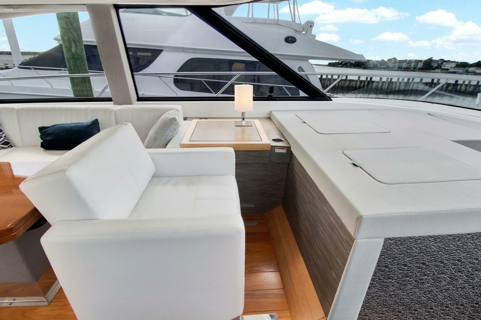 2019 Tiara Yachts 53 Coupe — photo 13