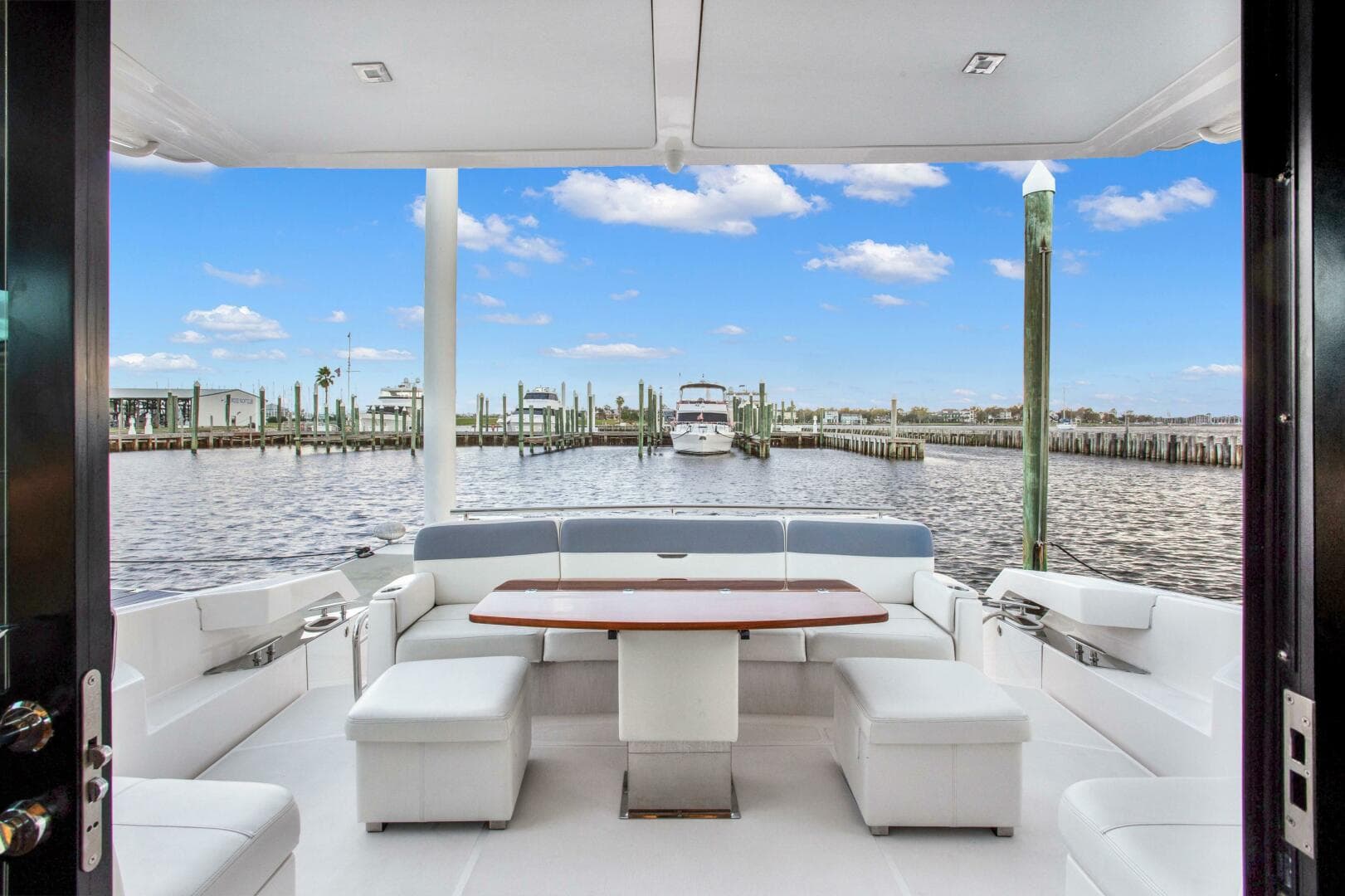 2019 Tiara Yachts 53 Coupe — photo 25