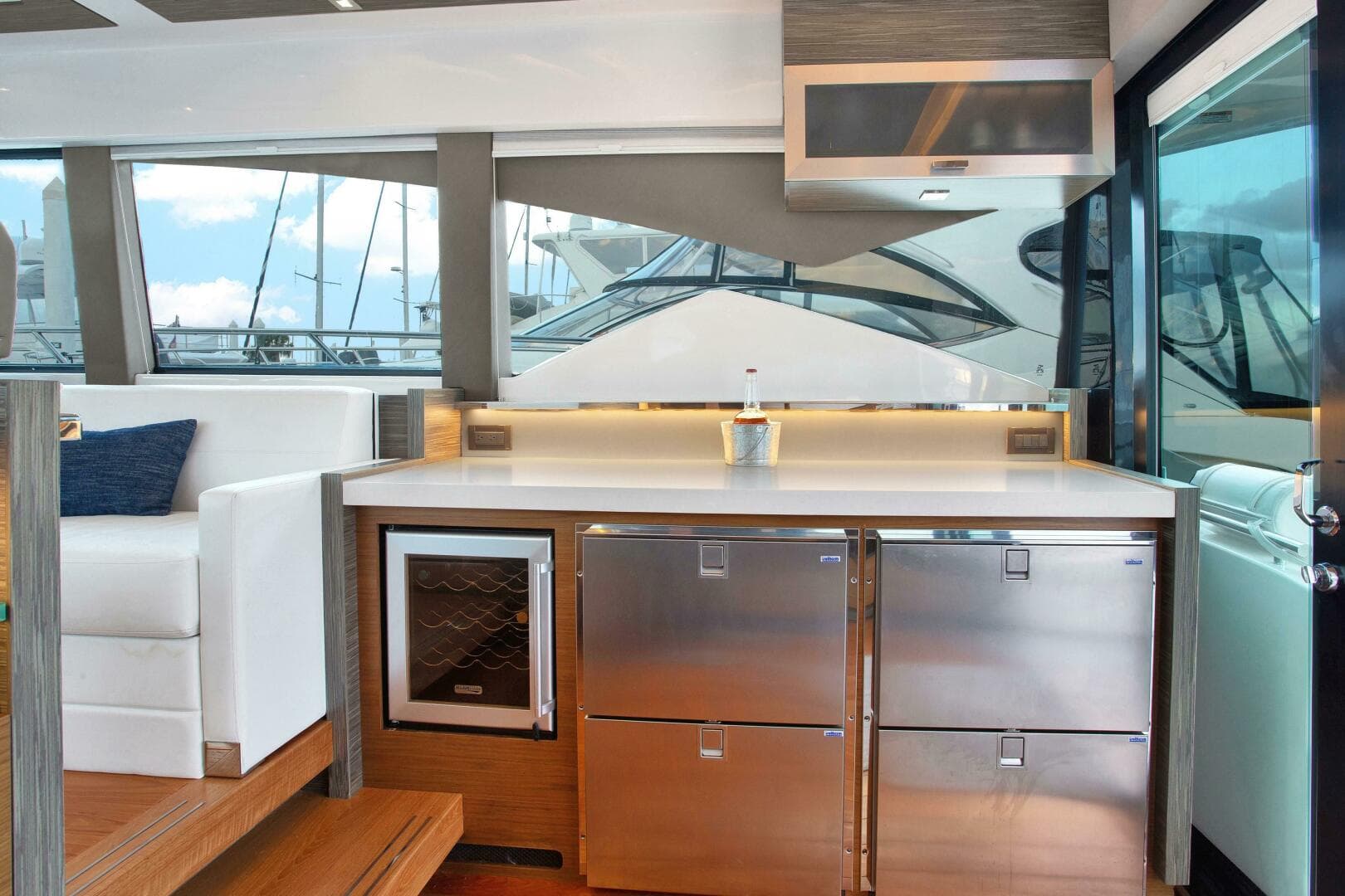 2019 Tiara Yachts 53 Coupe — photo 33