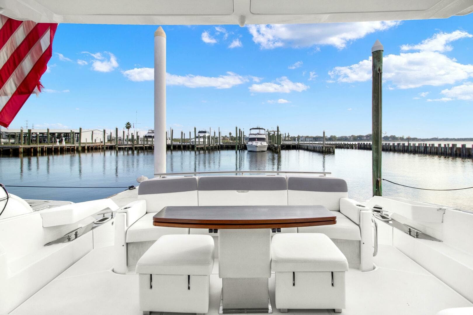 2019 Tiara Yachts 53 Coupe — photo 2