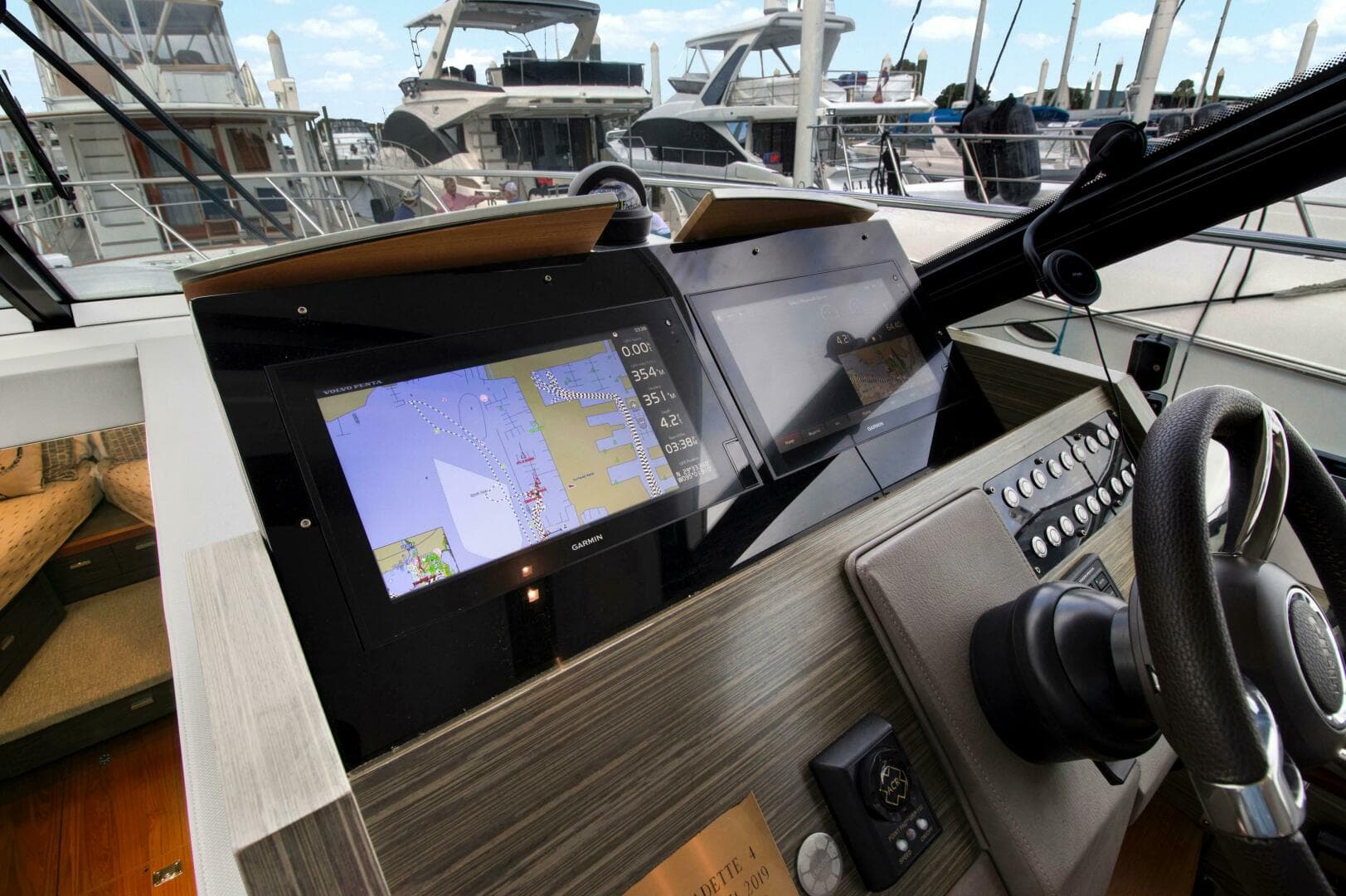 2019 Tiara Yachts 53 Coupe — photo 12