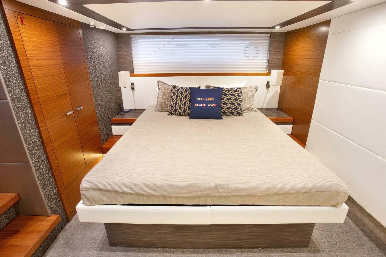 2019 Tiara Yachts 53 Coupe — photo 43