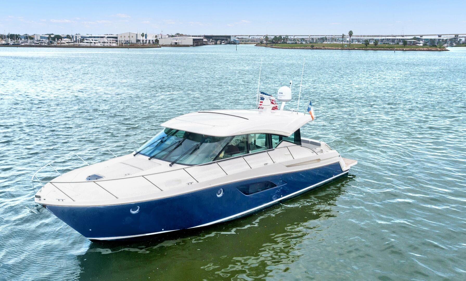 2019 Tiara Yachts 53 Coupe — photo 1