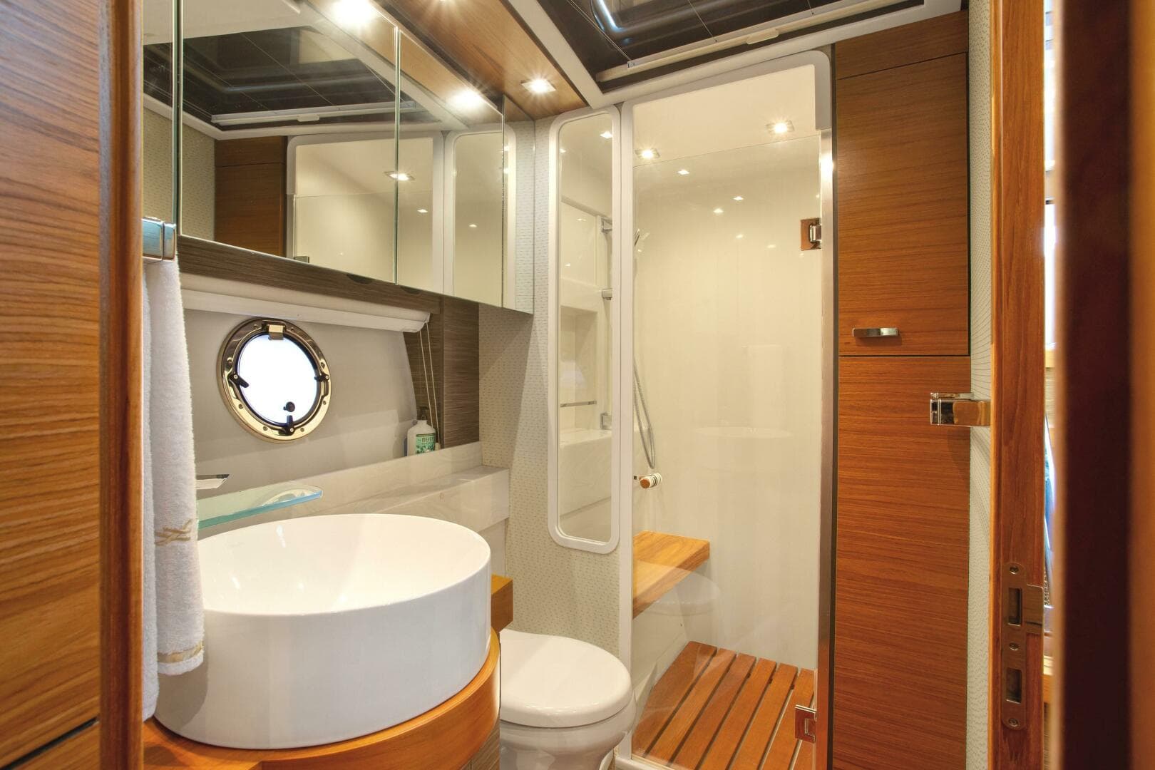 2019 Tiara Yachts 53 Coupe — photo 41