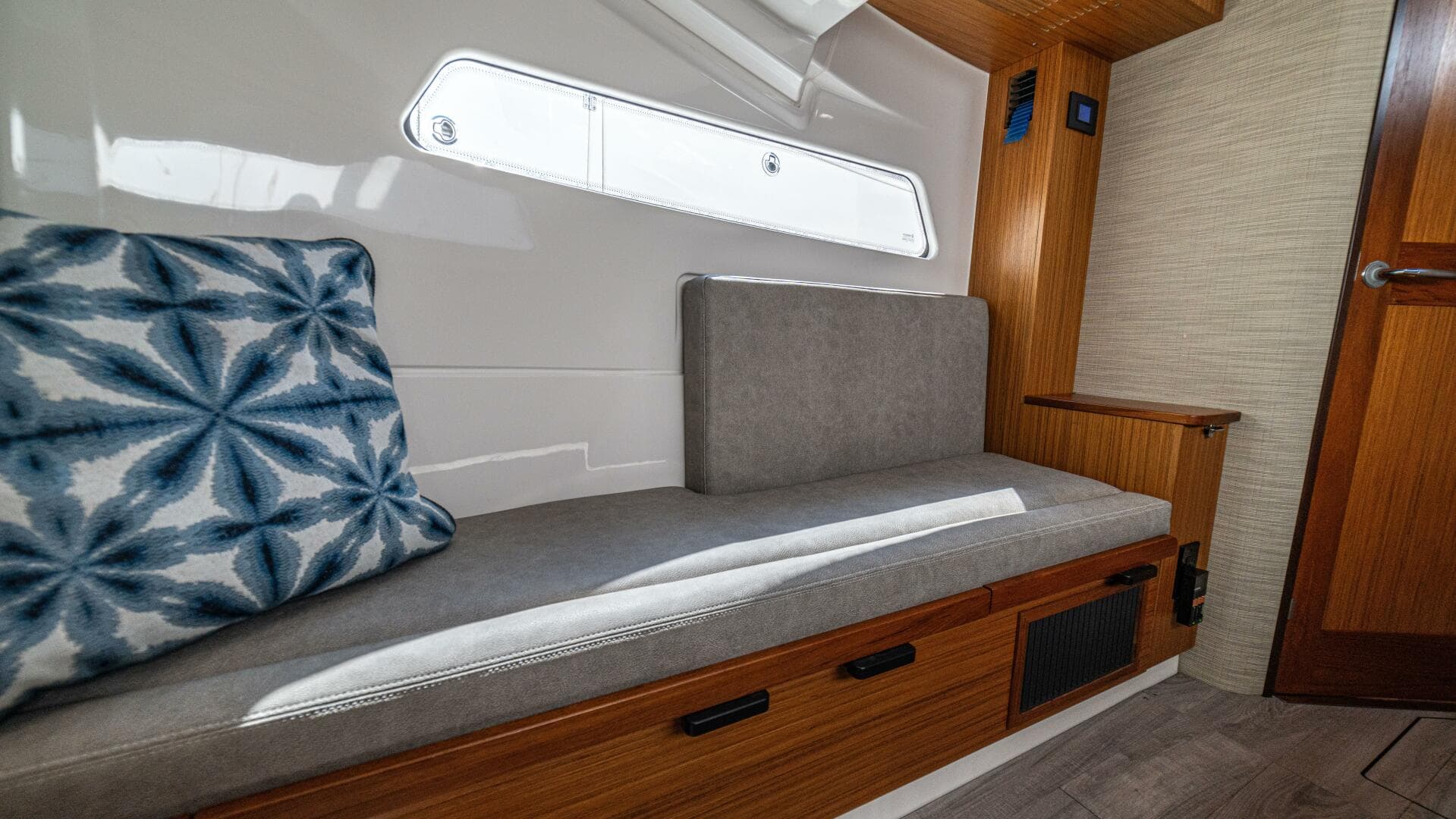 2021 Solace 41 Center Console — photo 44